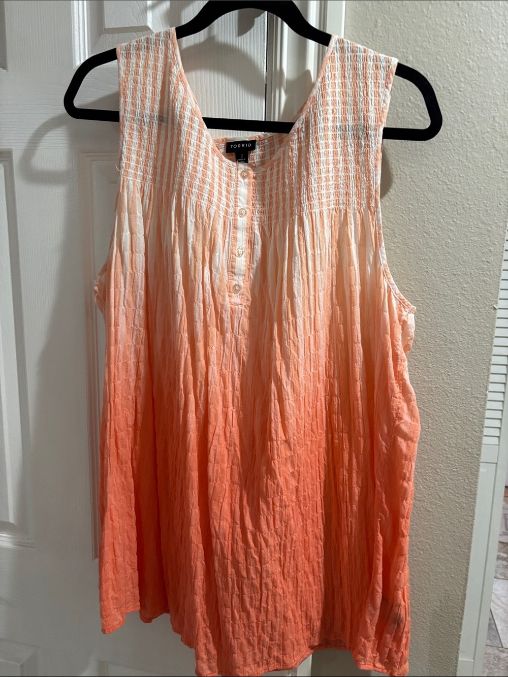 torrid Peach to Coral Ombre Sleeveless Button-Front Tank torrid size 2